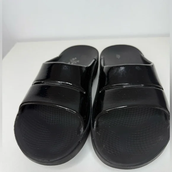 Oofos Ooahh Black Luxe Recovery Slides Sandals Women Size 8 Men Size 6 Athletic - Picture 3 of 10